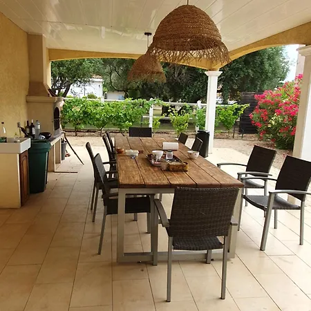De L Ode Villa *